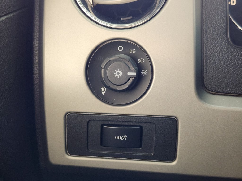 Used 2012 Ford F150 Lariat w/ Lariat Chrome Pkg AWD/4WD image 27