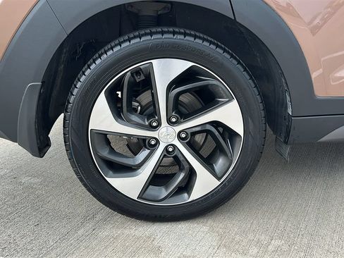 Used 2016 Hyundai Tucson Limited FWD image 16