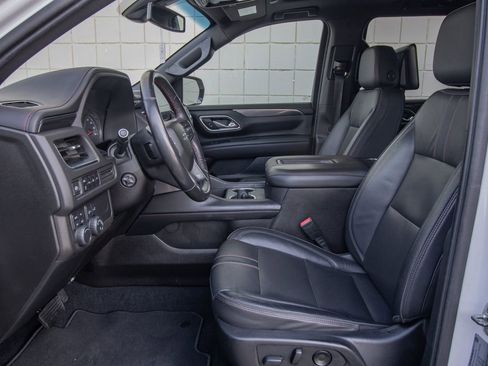 Used 2021 Chevrolet Suburban RST w/ Luxury Package image 14