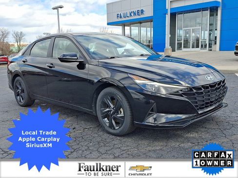 Used 2023 Hyundai Elantra SEL w/ Preferred Accessory Package image 1