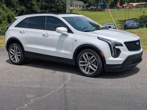 Used 2023 Cadillac XT4 Sport FWD image 2