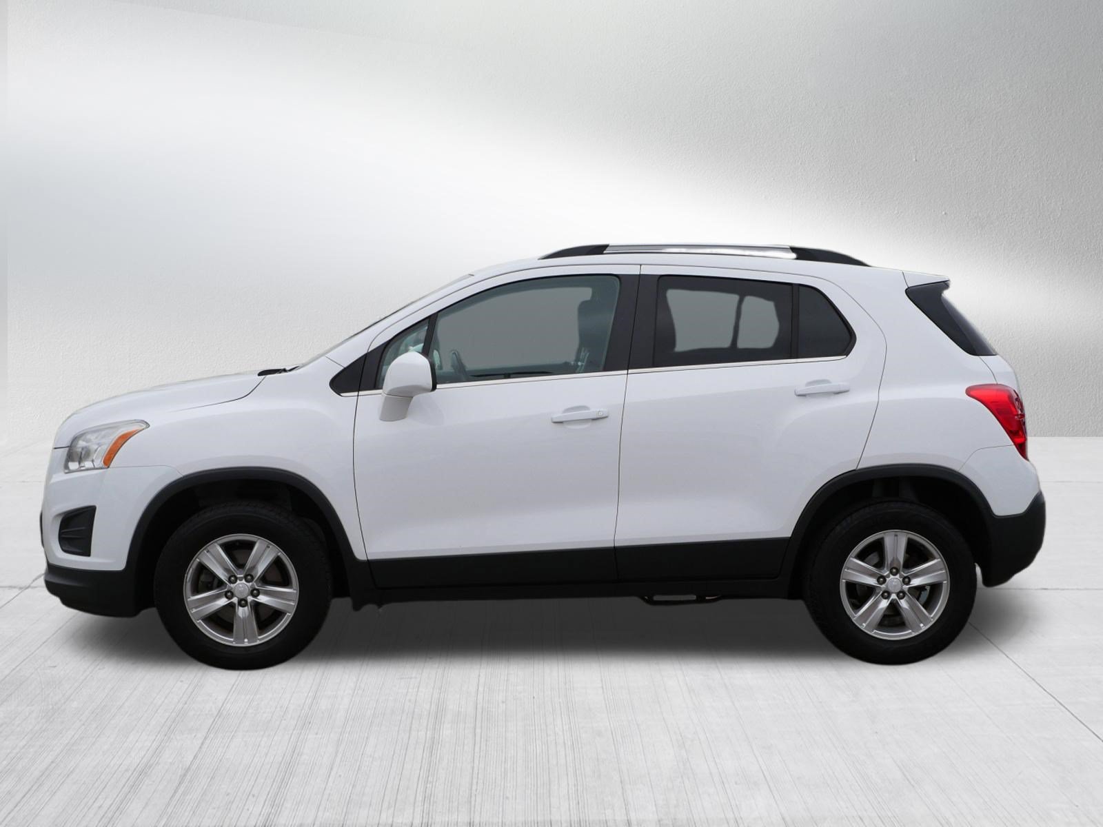 Used 2016 Chevrolet Trax LT w/ LT Convenience Package AWD/4WD image 4