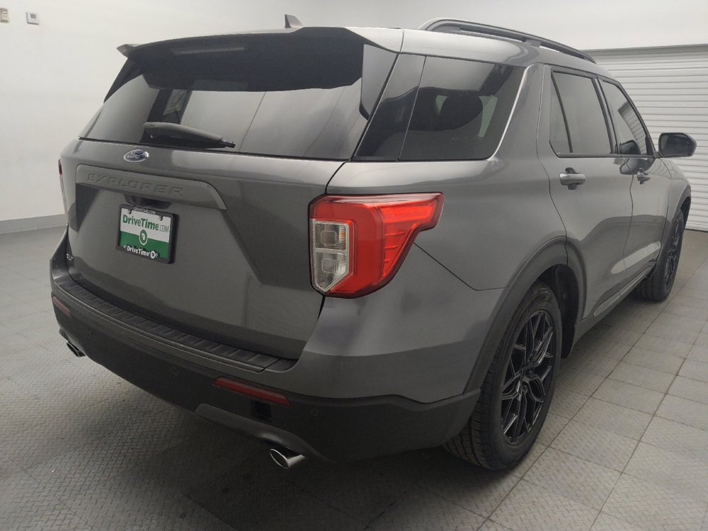 Used 2021 Ford Explorer XLT w/ Equipment Group 202A RWD image 9