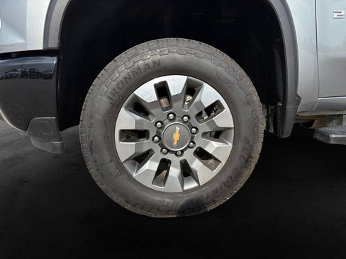 Used 2025 Chevrolet Silverado 2500 Custom w/ Custom Convenience Package AWD/4WD image 12