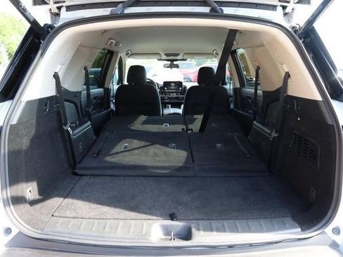 Certified 2025 Nissan Pathfinder SV AWD/4WD image 9