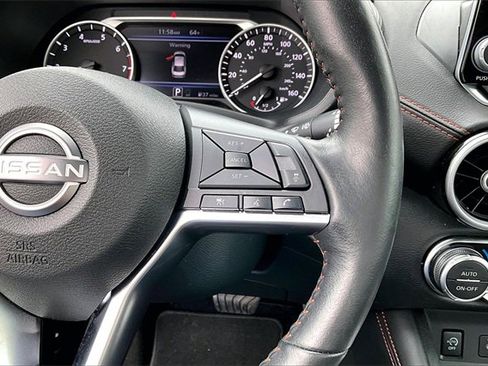 Used 2024 Nissan Sentra SR w/ SR Premium Package image 11