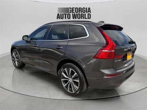 Used 2022 Volvo XC60 B5 Momentum w/ Advanced Package AWD/4WD image 11