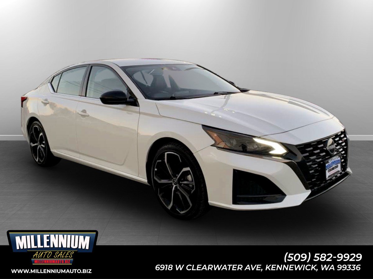 Used 2024 Nissan Altima 2.5 SR FWD image 1