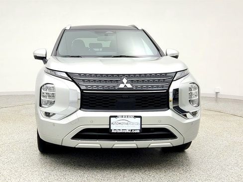 Used 2024 Mitsubishi Outlander SEL image 2