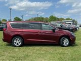 Used 2023 Chrysler Voyager LX image 5