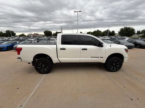 Used 2019 Nissan Titan SL w/ Midnight Edition AWD/4WD image 6