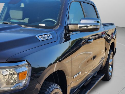 Used 2019 RAM 1500 4x4 Crew Cab image 33