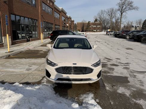 Used 2020 Ford Fusion SEL image 3