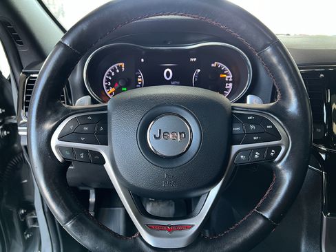 Used 2020 Jeep Grand Cherokee Trailhawk w/ Premium Lighting Group AWD/4WD image 12