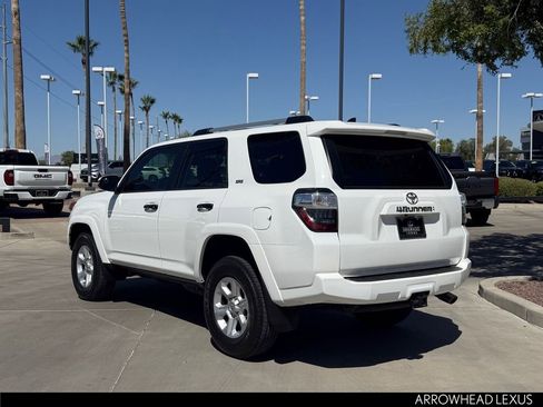 Used 2022 Toyota 4Runner SR5 Premium AWD/4WD image 4