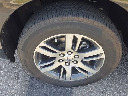 Used 2023 Ford Expedition Limited RWD image 16