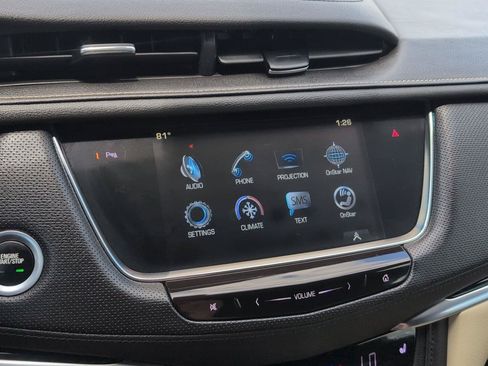 Used 2017 Cadillac XT5 FWD image 27