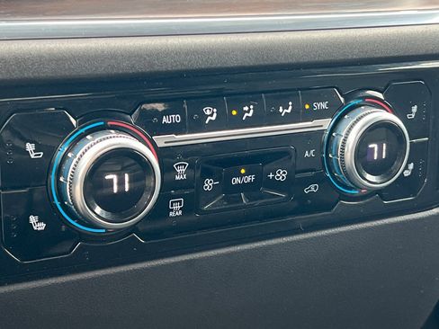 Used 2024 GMC Sierra 1500 SLT image 27