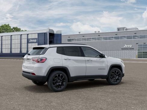 New 2026 Jeep Compass Latitude AWD/4WD image 4