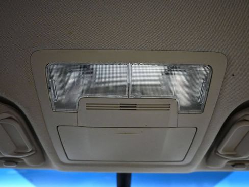 Used 2012 Toyota Camry LE FWD image 17