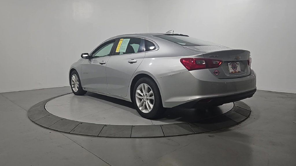 Used 2016 Chevrolet Malibu LT w/ Driver Confidence Package FWD image 3