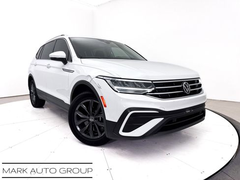 Used 2022 Volkswagen Tiguan SE FWD image 1