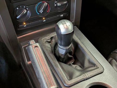 Used 2005 Ford Mustang GT RWD image 16