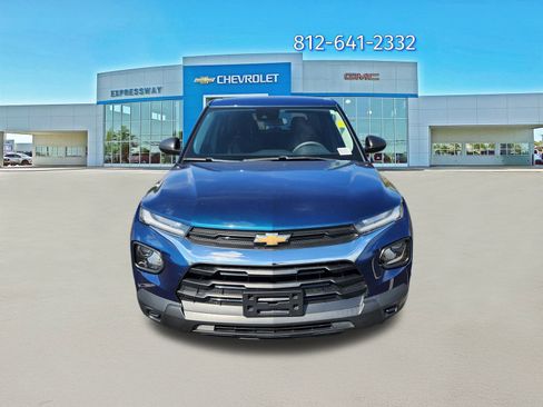 Used 2021 Chevrolet TrailBlazer LS image 2