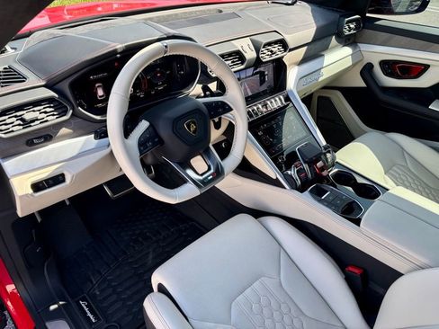 Used 2024 Lamborghini Urus S image 17