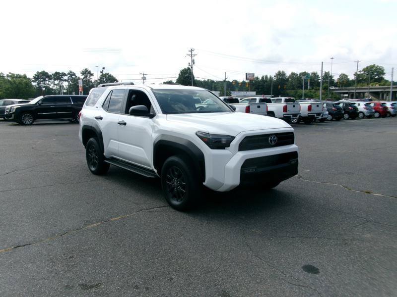 Used 2025 Toyota 4Runner SR5 AWD/4WD image 4