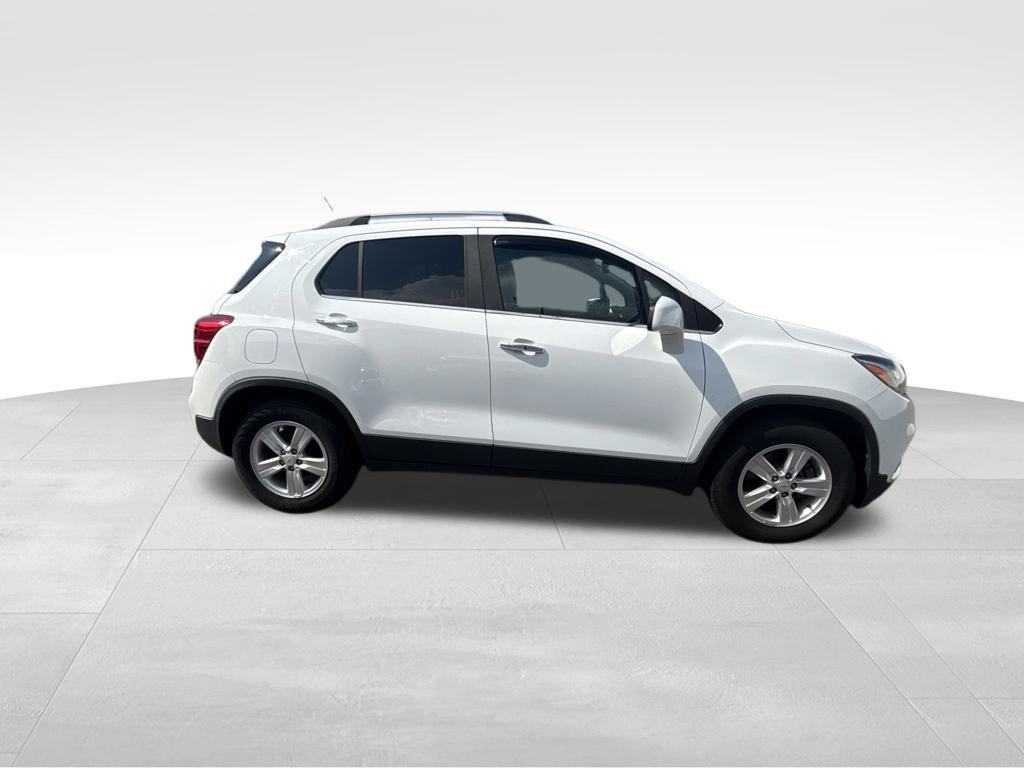 Used 2019 Chevrolet Trax LT w/ LT Convenience Package FWD image 8