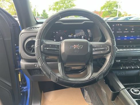 Used 2025 Chevrolet Colorado Trail Boss AWD/4WD image 13