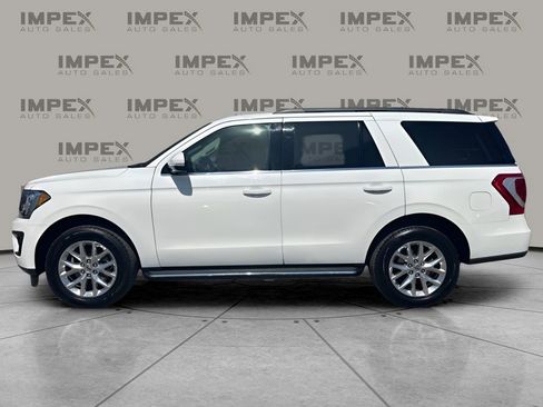 Used 2021 Ford Expedition XLT RWD image 2