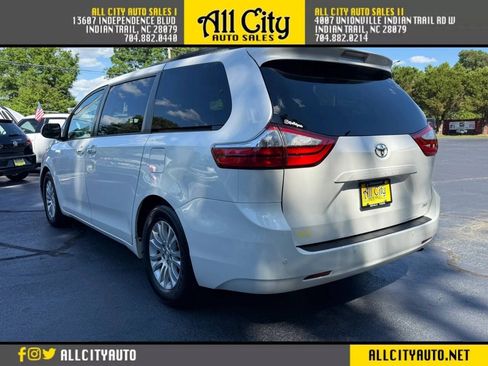Used 2015 Toyota Sienna XLE Premium FWD image 5