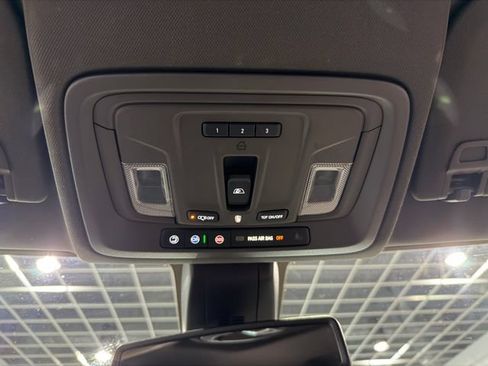 Used 2019 GMC Sierra 1500 SLT w/ SLT Premium Plus Package AWD/4WD image 24