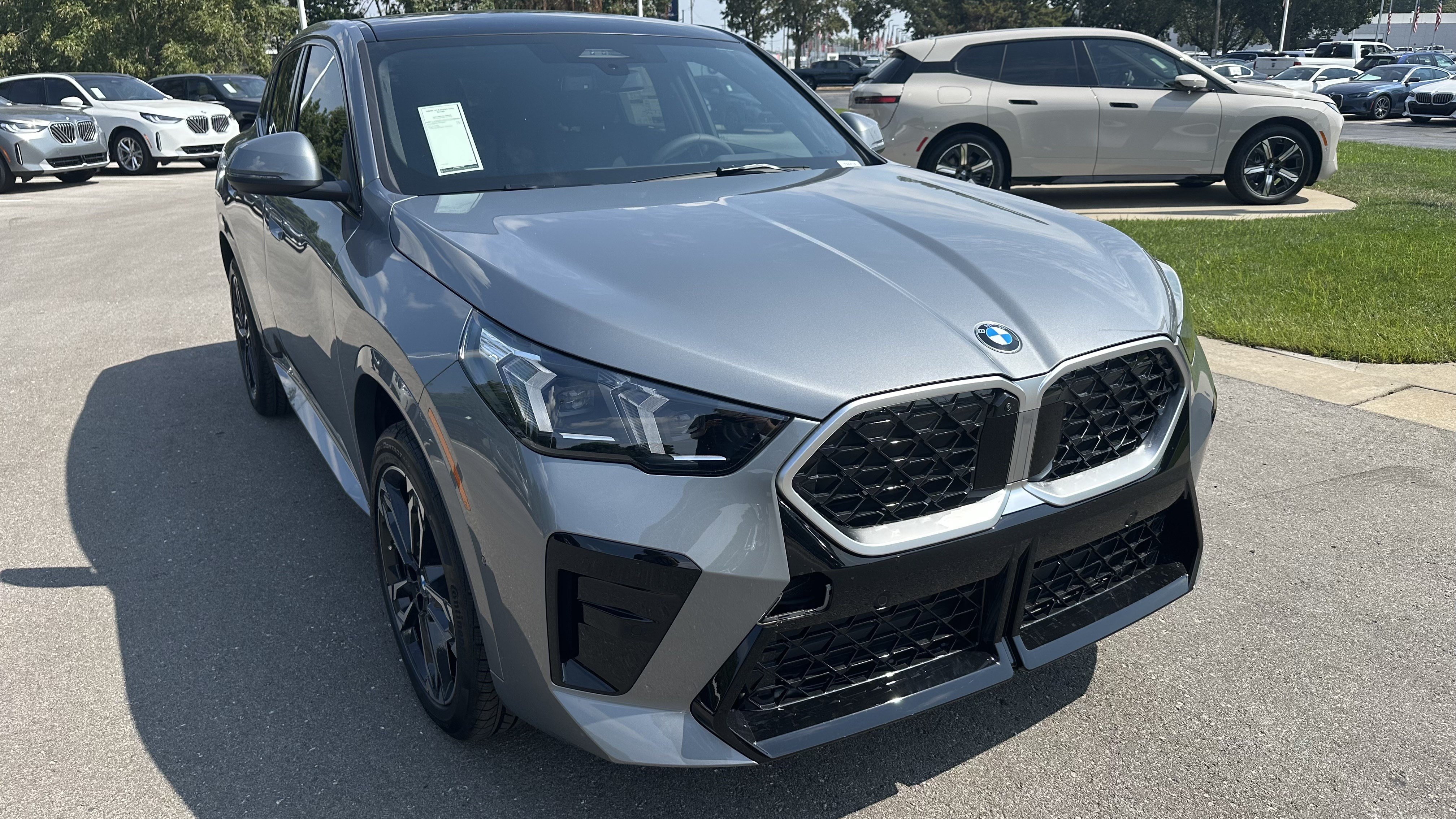 Used 2026 BMW X2 xDrive28i w/ Technology Package AWD/4WD image 2