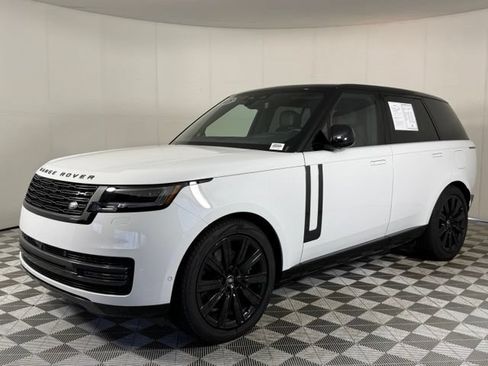 Used 2025 Land Rover Range Rover SE AWD/4WD image 2