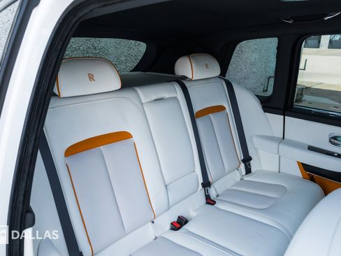 Used 2022 Rolls-Royce Cullinan AWD/4WD image 38