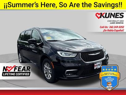 Used 2024 Chrysler Pacifica Touring-L