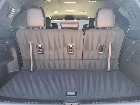 Used 2025 Chevrolet Traverse Z71 w/ Enhanced Driving Package image 9