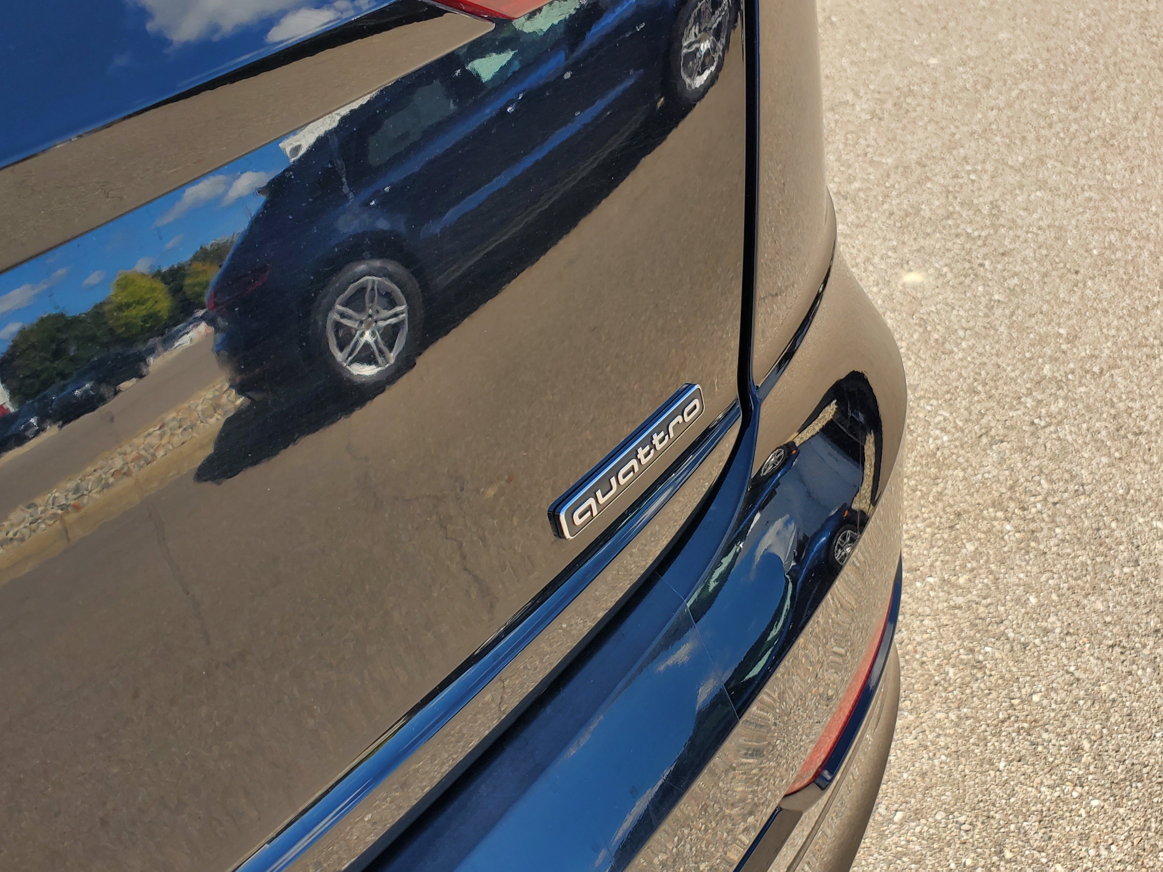 Used 2019 Audi Q8 Prestige w/ Towing Package AWD/4WD image 39
