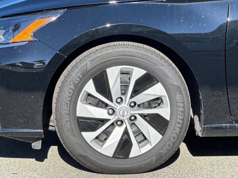 Used 2025 Nissan Altima 2.5 S image 25