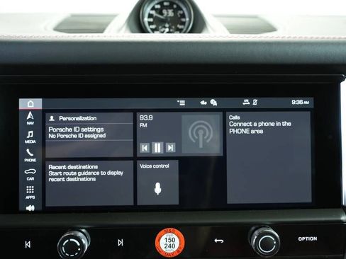 Certified 2025 Porsche Macan AWD/4WD image 17