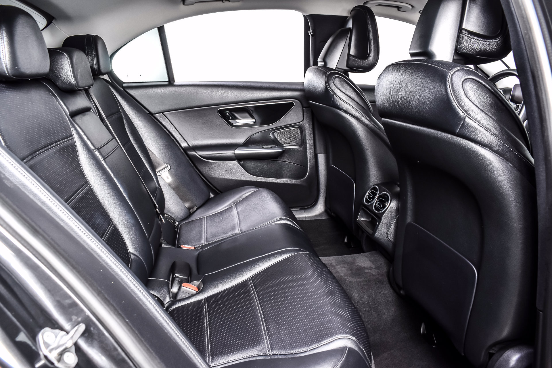 Used 2022 Mercedes-Benz C 300 Sedan image 21
