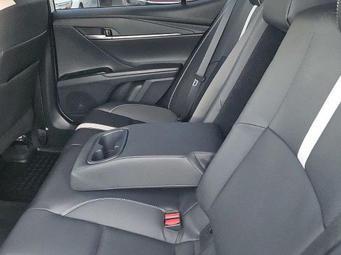 Used 2026 Toyota Camry SE w/ Convenience Package FWD image 8