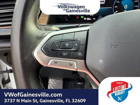 Certified 2025 Volkswagen Atlas SE image 24