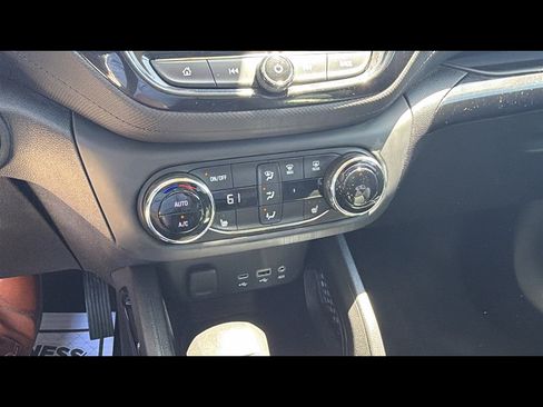 Used 2021 Chevrolet TrailBlazer LT w/ Convenience Package FWD image 19