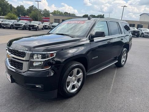 Used 2017 Chevrolet Tahoe LT w/ Luxury Package RWD image 3