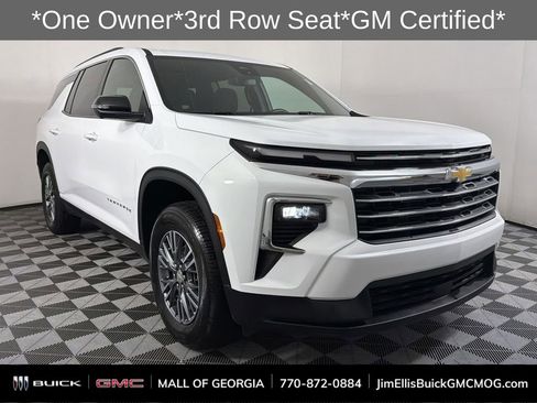 Used 2024 Chevrolet Traverse LT image 1