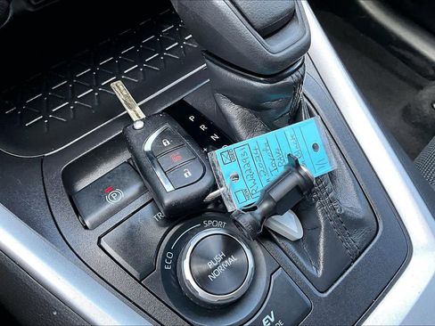 Certified 2024 Toyota RAV4 LE AWD/4WD image 14